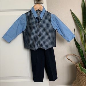 Perry Ellis toddlers boy four piece suit outfit size 18M